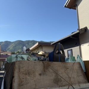岡山市中区の事務所でデスクや椅子回収!!