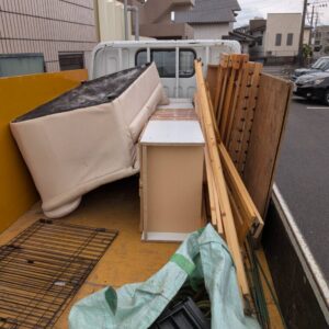 高梁市でソファ、食器棚など大きい家具のお片付け